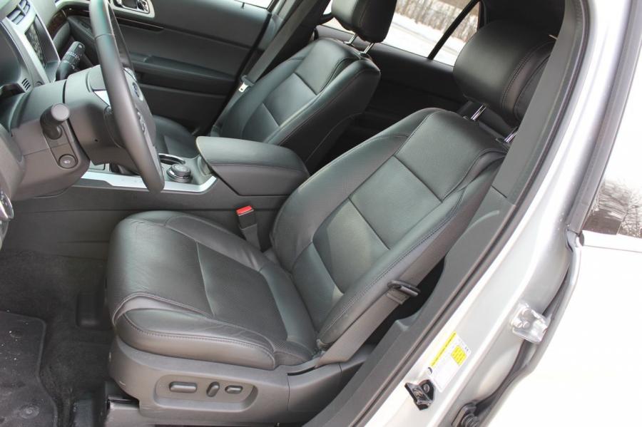  Ford Explorer Limited 4WD 2011 года  (фото 42 из 60)